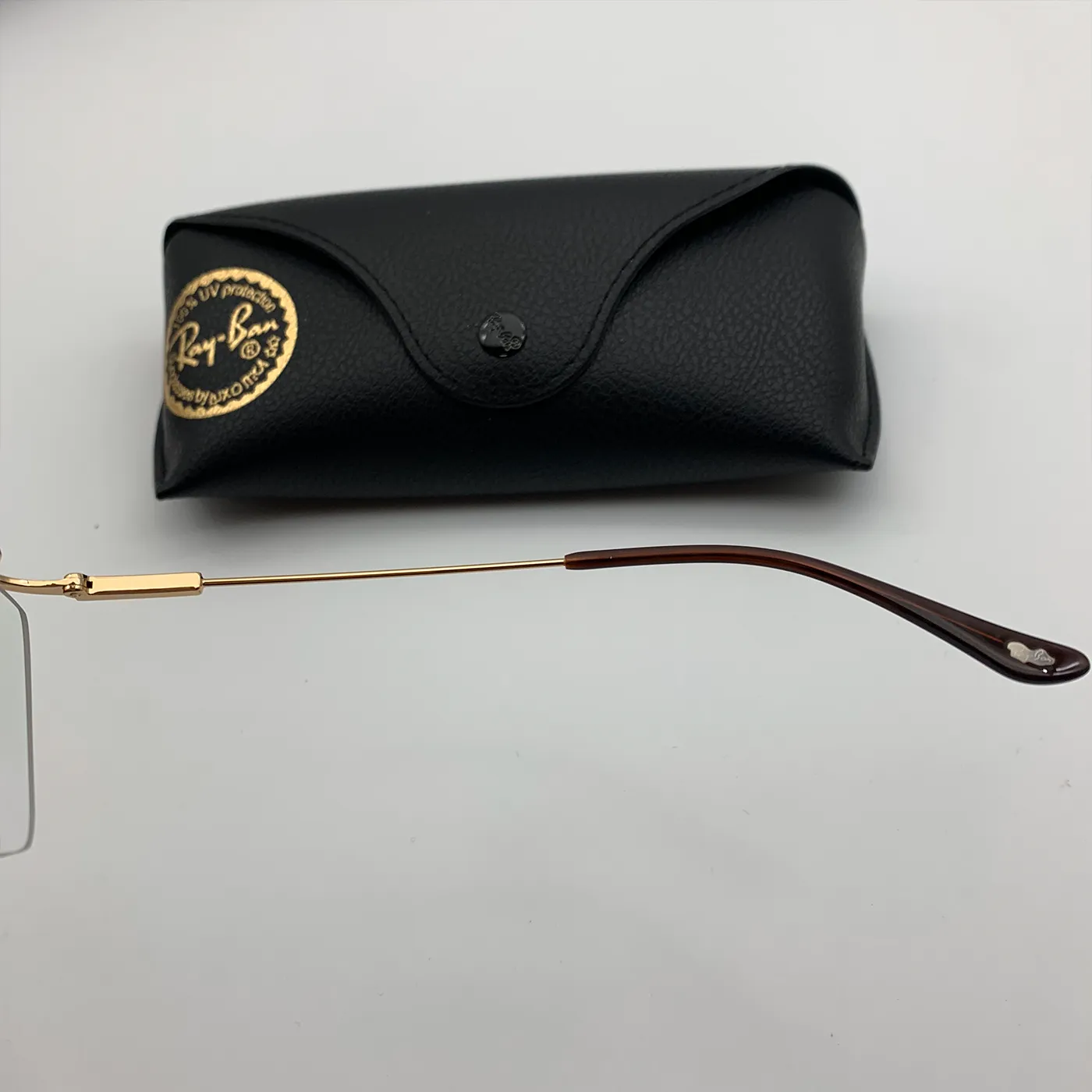 Kính RayBan Mạ Vàng Mắt Treo Đổi Màu