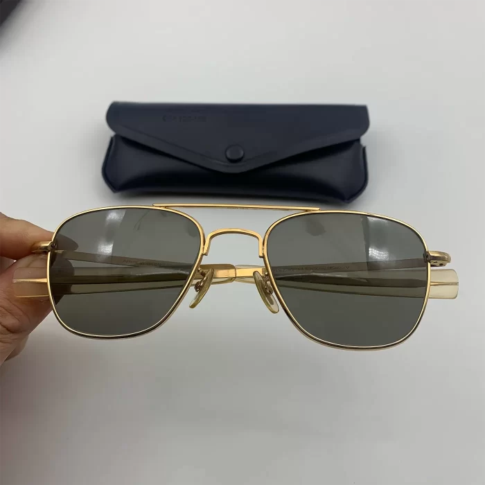 Kính Pilot Mỹ Đời 1970s Mạ Vàng Chữ Nhỏ Dáng Phi Công