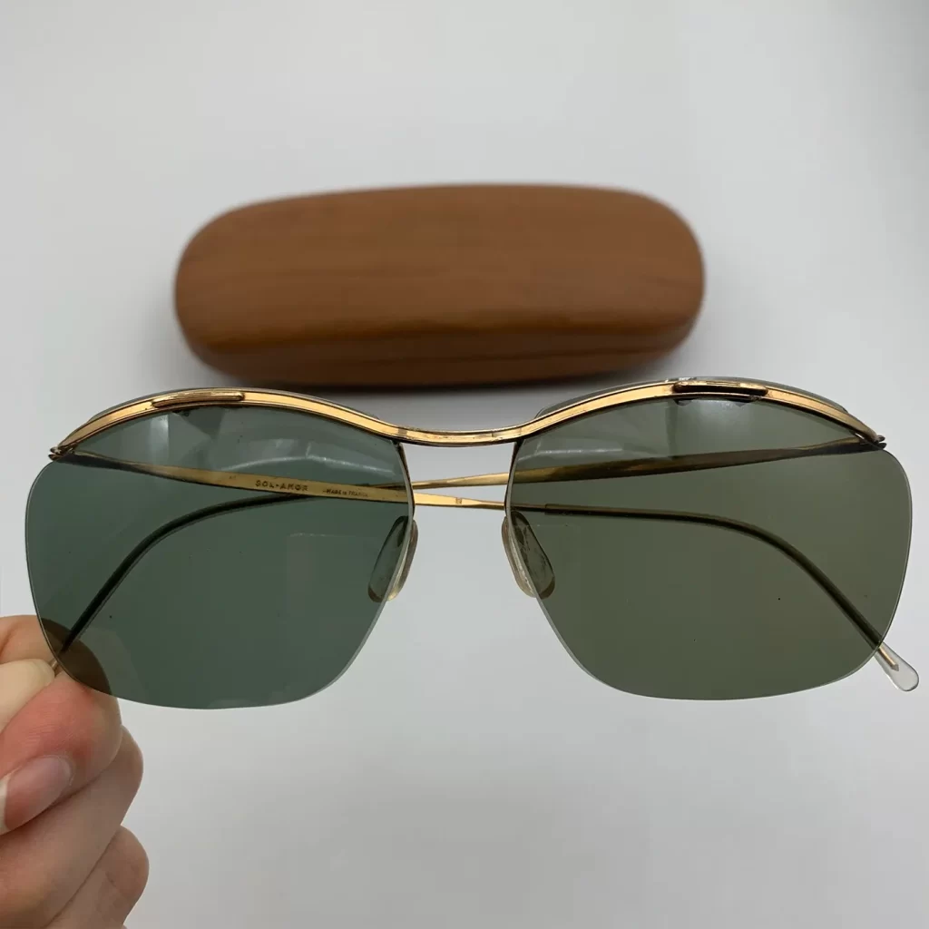Kính Sol Amor Cổ Bọc Vàng 1950s Chân Ve Liền