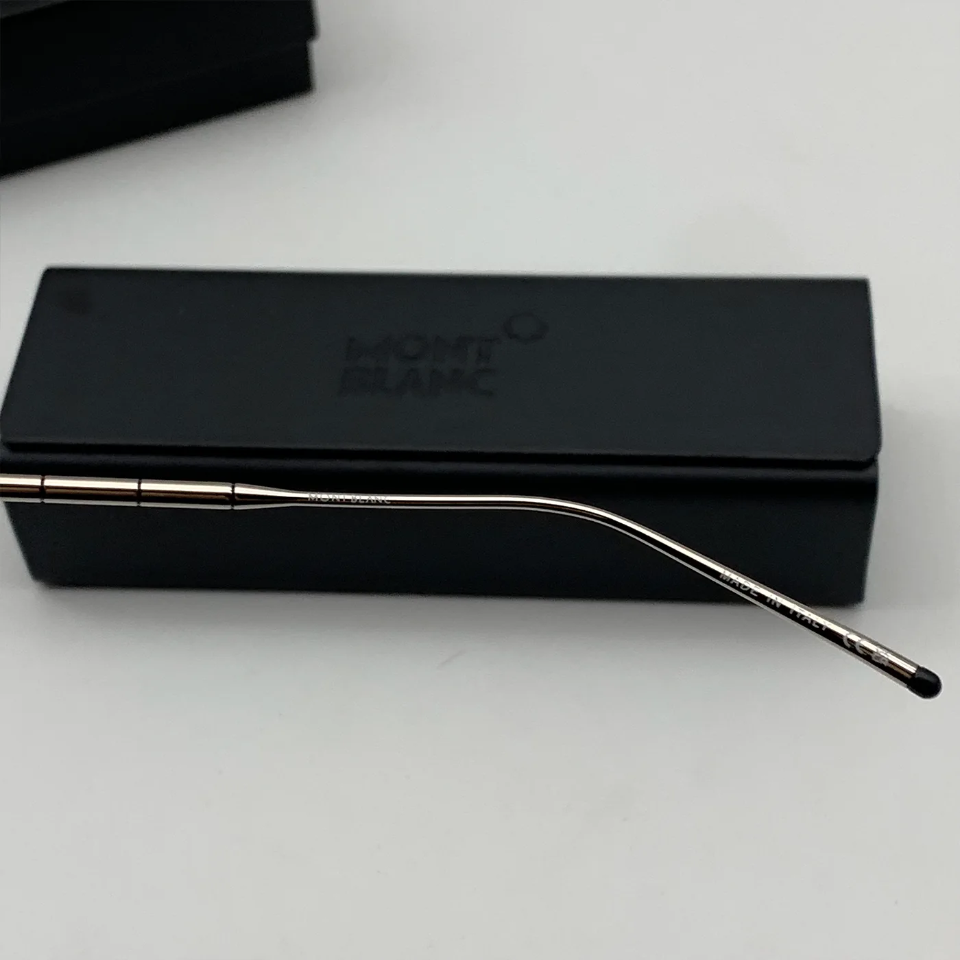 Gọng kính Montblanc vàng trắng titanium đốt trúc C fullbox