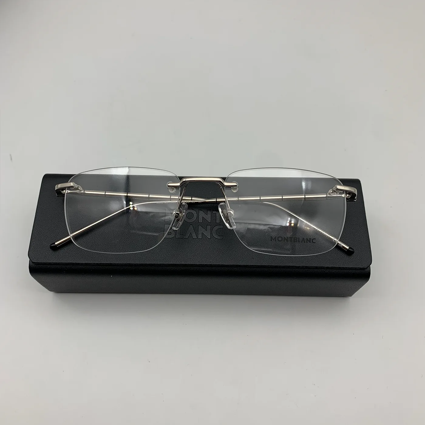 Gọng kính Montblanc vàng trắng titanium đốt trúc C fullbox